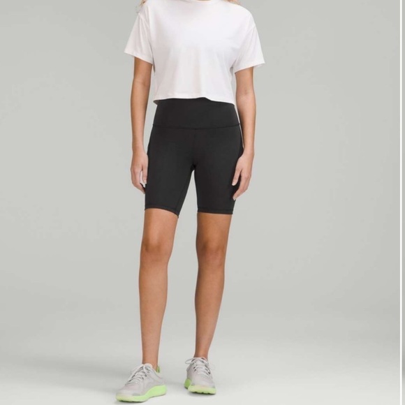 •Lululemon Wunder Train 8” HR short w/ pockets•​ - Picture 4 of 8